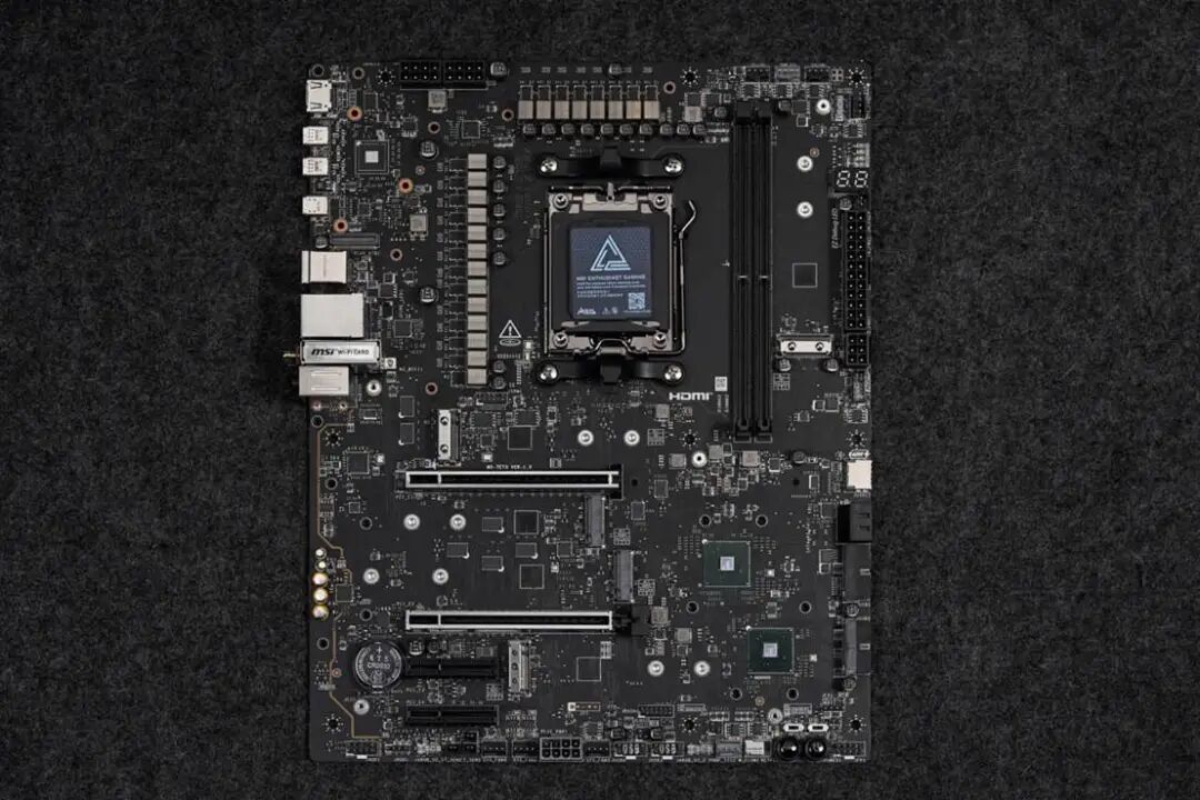 微星MEG X870E UNIFY-X MAX暗影主板评测:超频实力过硬,扩展应有尽有