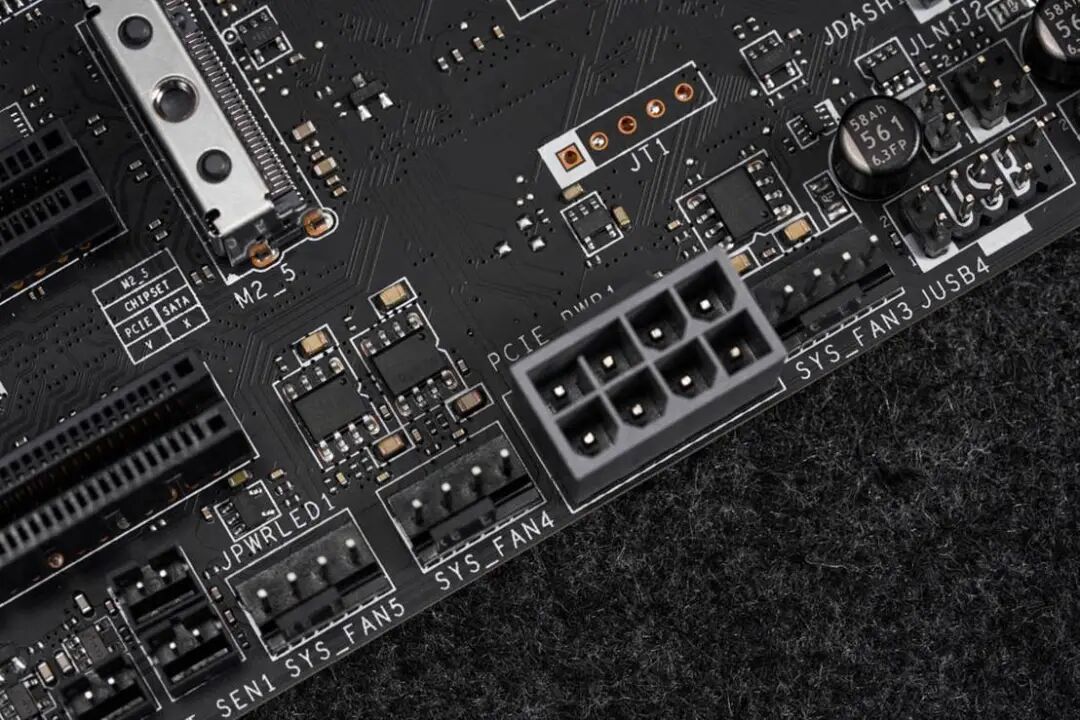 微星MEG X870E UNIFY-X MAX暗影主板评测:超频实力过硬,扩展应有尽有