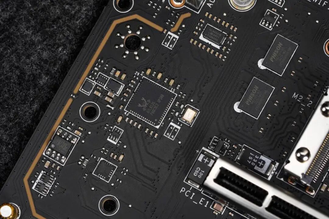 微星MEG X870E UNIFY-X MAX暗影主板评测:超频实力过硬,扩展应有尽有