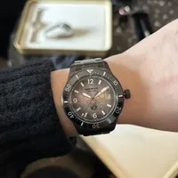 万宝龙新表，石化木表盘可以一战！