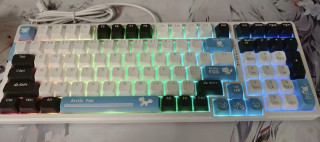 春日桌面焕新：VGN V98 Pro V3机械键盘