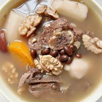 一周喝2次黑豆核桃猪骨汤，熬夜后头发不塌、脑子也清爽