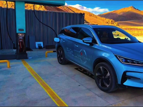 如果自驾到珠峰，以前必须选燃油车，但是现在电车比燃油车强太多
