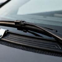 换完雨刷更异响？90%车主踩了这个坑！三款高口碑原厂替代实测，静音耐用闭眼入