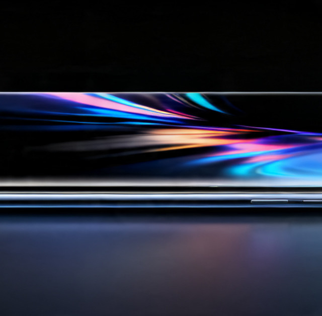 iQOO 16首发2K+165Hz直屏，同价位唯一兼顾高刷与高分辨率