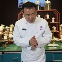 黑蒜焖带皮羊肉制作教程