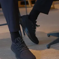 以前靠西装撑场面，现在靠舒服撑一天