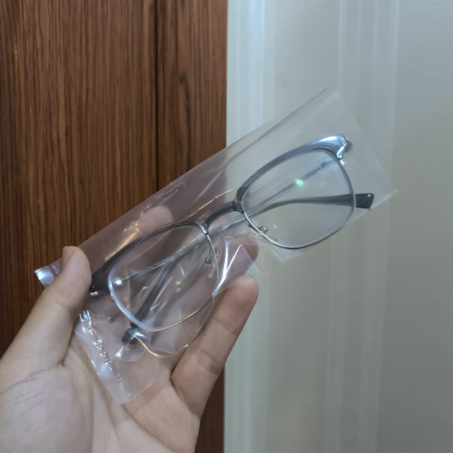 159元依视路钻晶A4眼镜开箱体验，眼镜节弄清这7个点再配镜下单