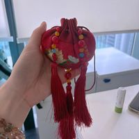 🌸国货老字号封神｜谢馥春这枚香包，把江南春秋戴在身上✨