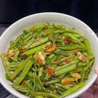 江西菜之爆炒空心菜梗，吃不腻的做法，脆嫩香辣 下饭下粥一绝