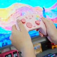 缤纷色彩新皮肤，操控乐趣不变的盖世小鸡启明星2梦幻粉版