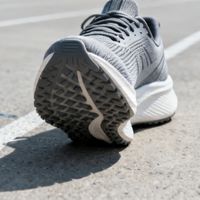 体考跑鞋不是越贵越好：299元国产鞋完胜千元进口款