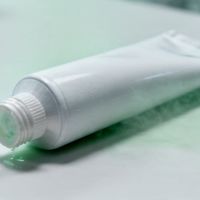 2026年4月广东通报三款牙膏严重超标：含氟量超限/砷超标/菌落超标，这些千万别买