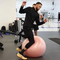 配置依然「顶」！库里上脚的「安踏顶级系列」终于出跑鞋了！