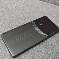 大量红旗手机流出！外观炸裂、还是16+1TB版本！后盖发光+车钥匙