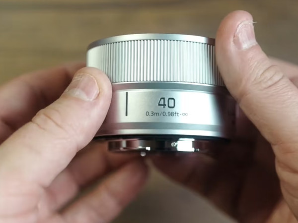 松下LUMIX新品40mm F2.0全画幅镜头发布