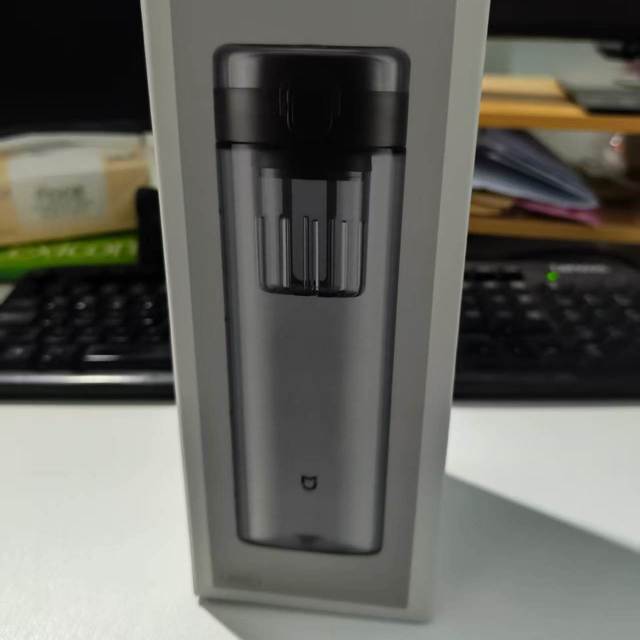 米家磁吸茶仓杯深度评测：99 元能买到什么样的喝茶体验？