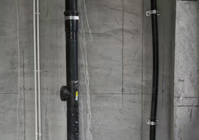 卫生间排水渗漏、变形？一文搞懂伸缩节正确安装与避坑要点