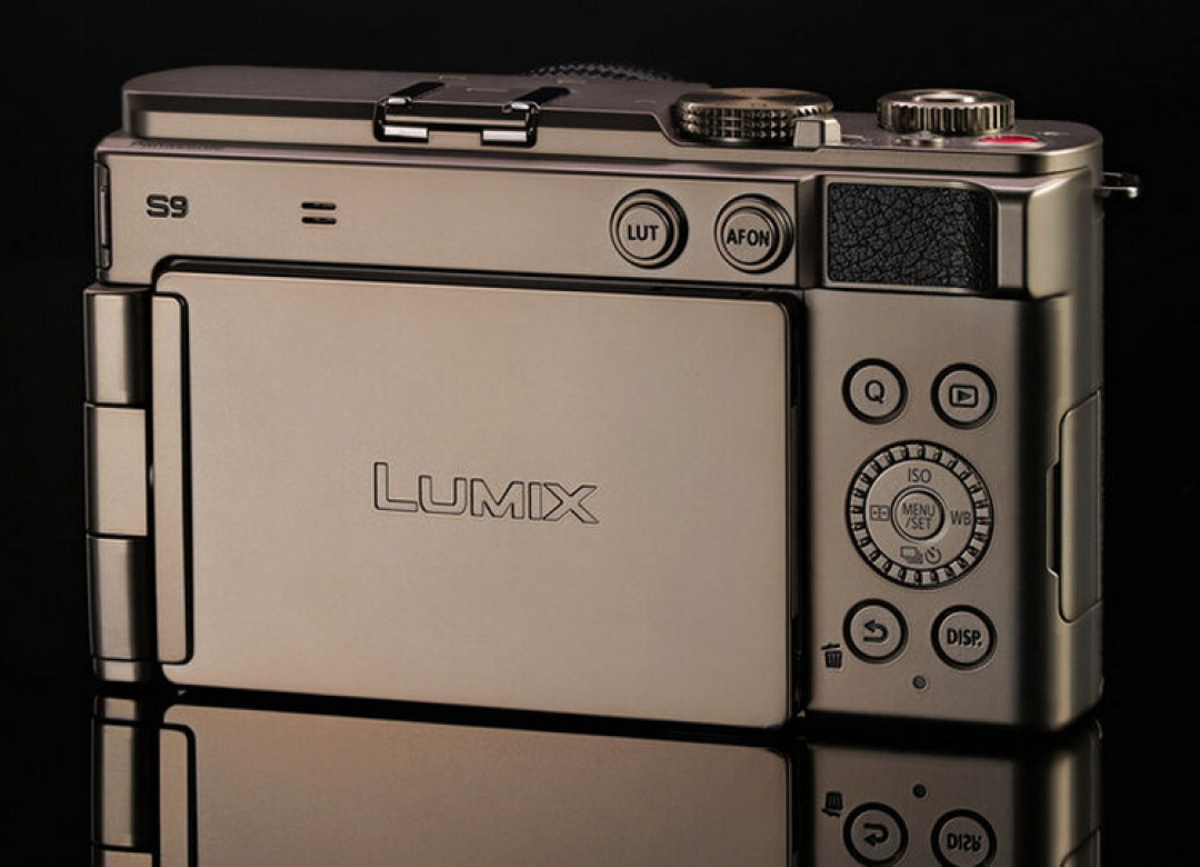Panasonic-LUMIX-S9-Titan-Limited-Edition-camera-3.jpg