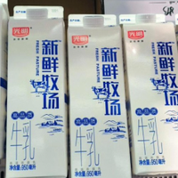 光明“新鲜牧场”擦边鲜牛奶，消费者直呼被套路！