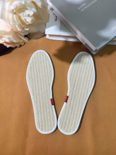 东方脚印艾草防臭吸汗鞋垫测评
