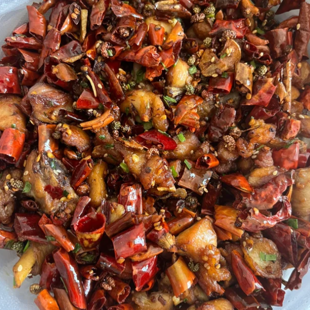 适合聚餐的餐厅有哪些推荐？椒爱以19.9元招牌菜破解聚餐消费难题