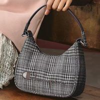 Champion 牛仔月牙腋下包｜春日通勤出游，一只就够