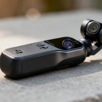 Pocket 4画质稳了，但竖拍退步、发热明显，适合记录生活却不全能