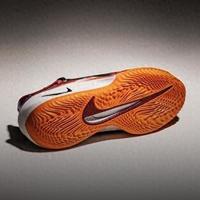 耐克搞了两双中国专属球鞋，国外网友急哭了