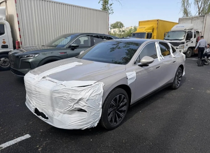 红旗中大型车