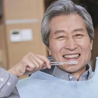 刷牙可能影响寿命！医生多次劝告：60岁以后，记住刷牙4不要
