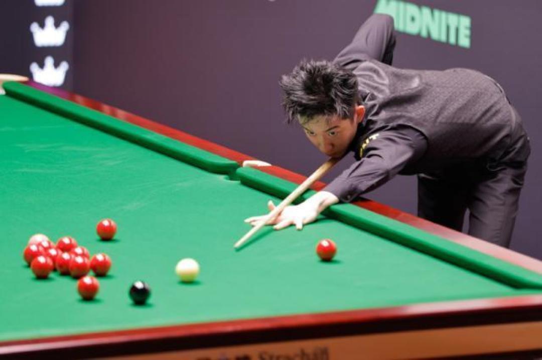 狂轰10-2完美复仇!吴宜泽创纪录晋级,获塞尔比盛赞为天才