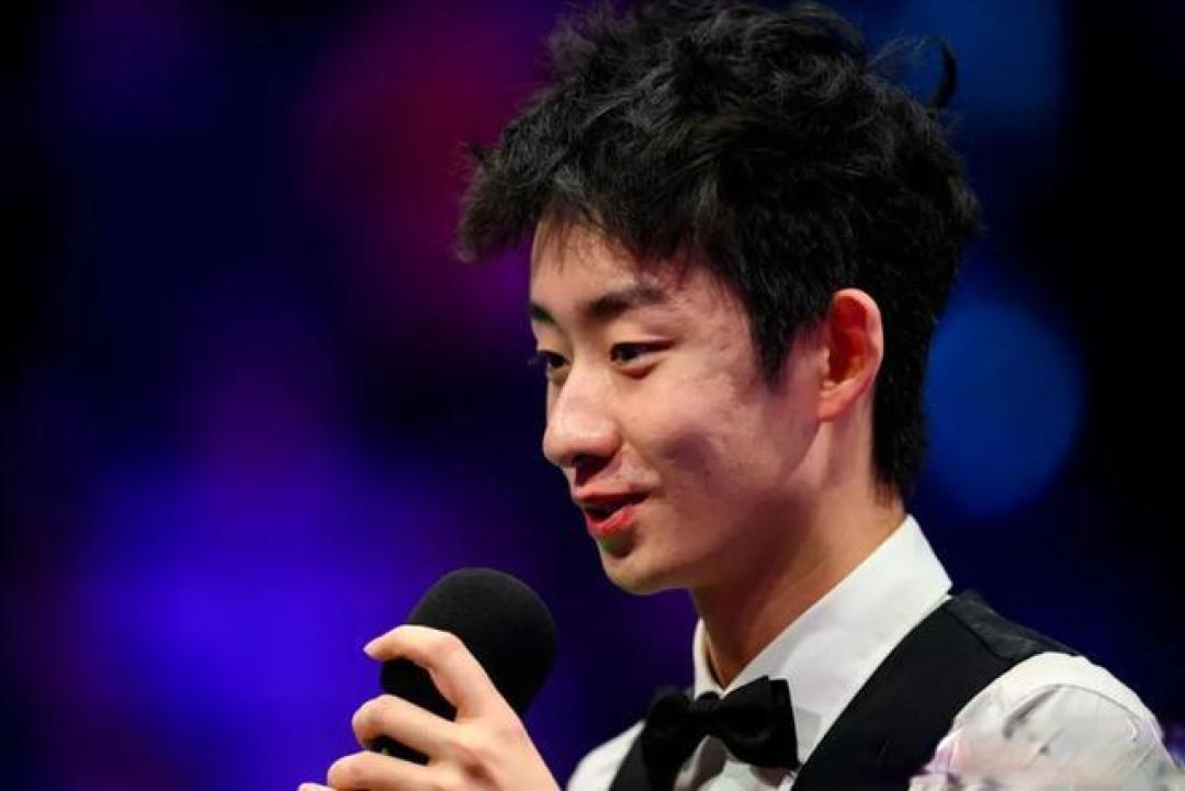 狂轰10-2完美复仇!吴宜泽创纪录晋级,获塞尔比盛赞为天才