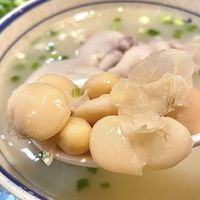 成都老妈蹄花：汤汁奶白、猪蹄软烂脱骨，还有灵魂蘸水，绝了！
