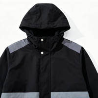 300元档冲峰衣真能扛暴雨？迪卡侬MH500凭全压胶+腋下拉链杀出重围