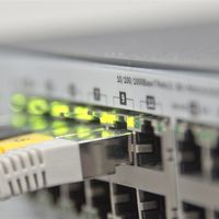 用户都气笑了！700元路由器保修剩15天坏了：厂商只愿退款10元了事