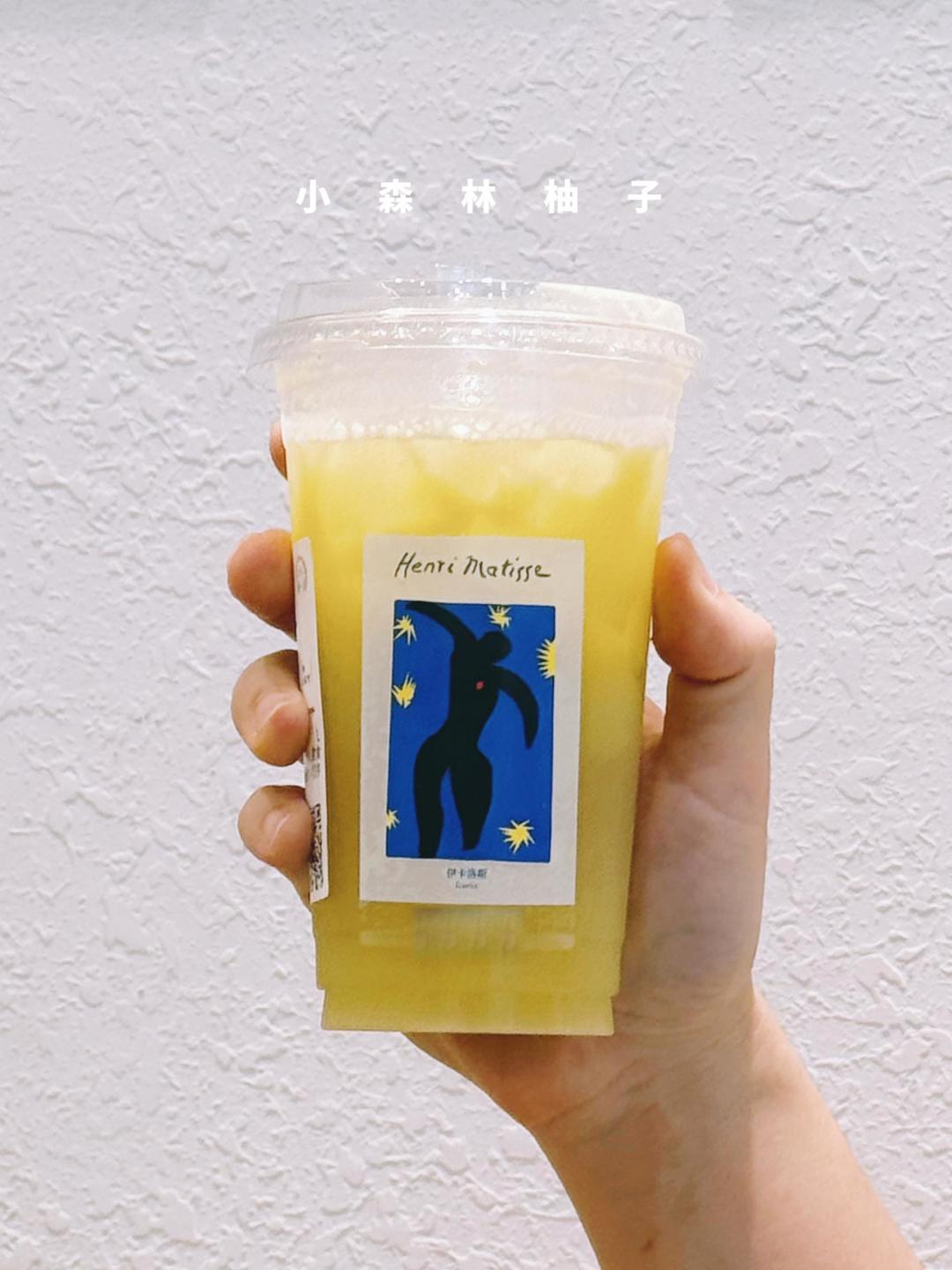 霸王茶姬“出去走走”活动,把春日漫步玩成两种极限模式