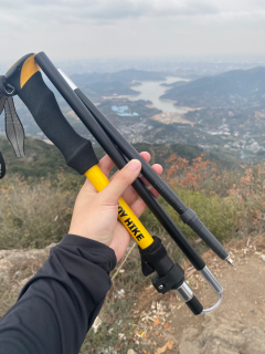 折叠设计登山杖使用体验