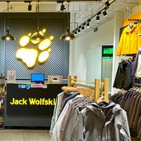 始祖鸟、萨洛蒙都爆了，安踏花21亿接盘的‘德国狼爪’，能成为下一个吗？