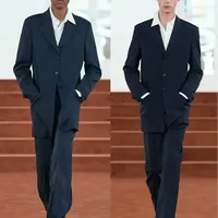 与家的距离张力，藏在Jil Sander的衣角里