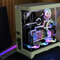TT的机箱，是海景房里仅次于联立的存在。