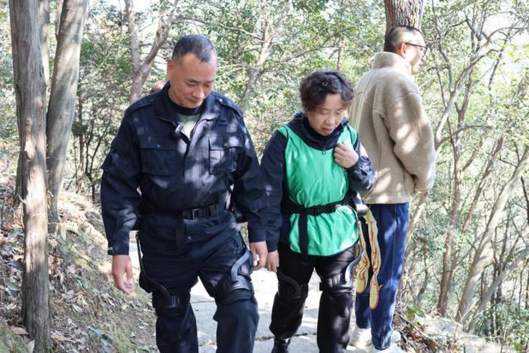 斩获国际大奖、火爆广交会,杭州外骨骼机器人让普通人变“超人”