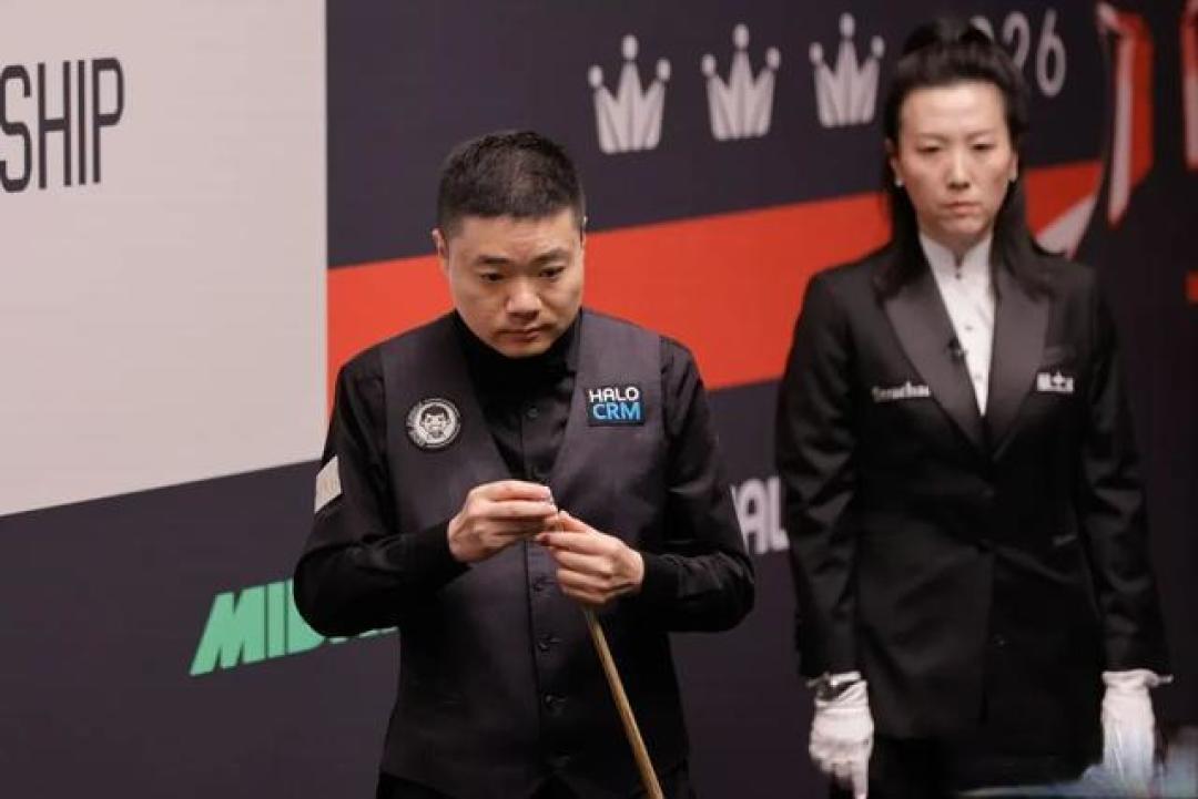 世锦赛上演巅峰德比:丁俊晖激战赵心童,中国斯诺克的传承之战