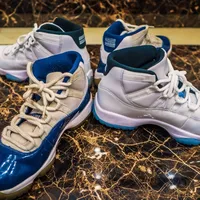 AJ11仍是实战标杆？室内木地板+偏瘦脚型的可靠选择，但这些情况千万别碰