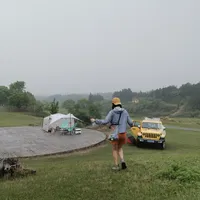 plog｜雨天草坪的轻量化汽车露营：装备与吃饭