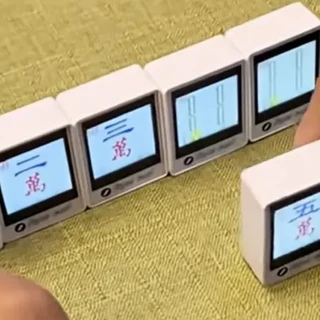 自带2寸屏的“智能麻将”，内置喇叭会报牌，这路子真够野！