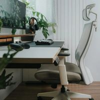 为什么你在家办公越久，越觉得累？这6个空间细节正在“偷走”你的精力