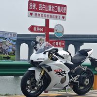 机车迷 篇零：把“张雪机车骑行刚需”焊在设计上，360骑行记录仪V6小魔方！
