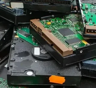 高和数科 NAS想扩容，淘宝上的机械硬盘价格便宜很多，能买吗？