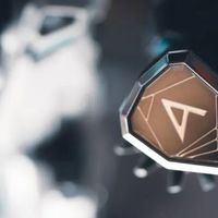 「好听」12单元6分频的全能旗舰入耳式耳塞｜ Astell&Kern STELLA